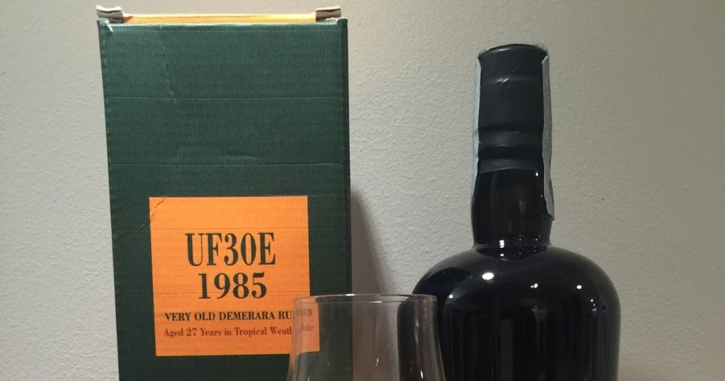 Rum Corner: Review 100 - Velier UF30E 1985 27 ans